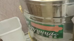 Качаем мёд на новой медогонки в радиальном режиме.
