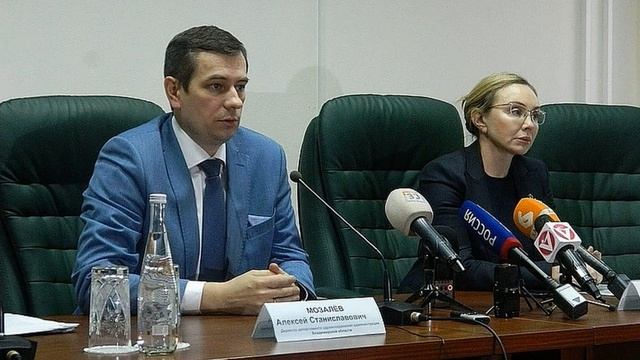 Я ВАМ НЕ ЗОЛОТАЯ РЫБКА- ЧИНОВНИЦА, ПОСОВЕТОВАВШАЯ ВРАЧАМ ПОМЫТЬ ПОЛЫ, ВОЗЬМЕТСЯ ЗА ШВАБРУ смотреть онлайн