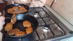 ЖАРЮ КОТЛЕТЫ ИЗ ЛЕСНЫХ ГРИБОВ И ФАРША // ДЕРЕВЕНСКИЕ БУДНИ