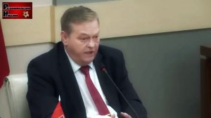 Меня возмущает поведение наших властей...