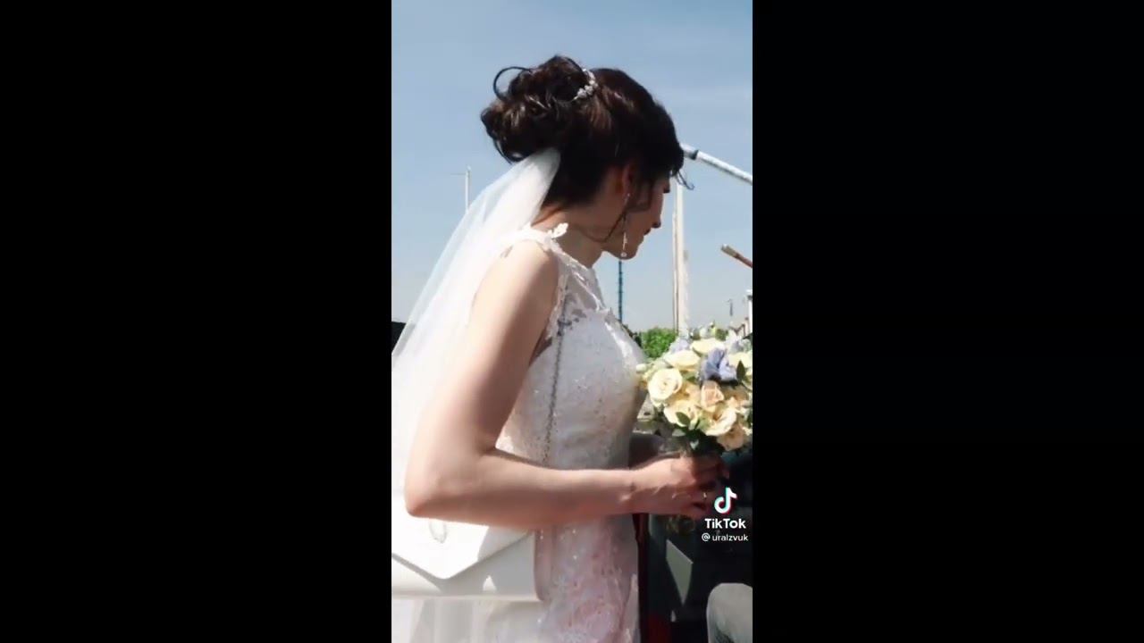 Красный лимузин на свадьбу с автозвуком смотреть онлайн