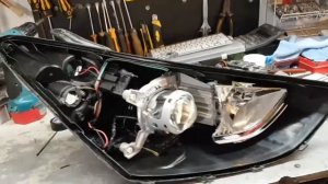 Hyundai Santa Fe замена штатных ксеноновых линз на бидиодные. Свет лучше чем на новой.