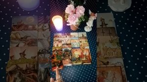 Почему Он не звонит и не пишет ? Таро онлайн ???