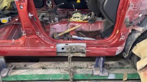 Hyundai Solaris body repair. Замена порога.Вытяжка на стапеле