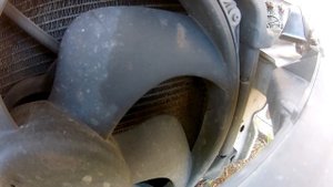 Citroen Berlingo 1.6 HDI. Снимаю радиатор кондиционера.