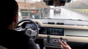 НОВЫЙ LAND ROVER DEFENDER. ПОЧТИ АЙФОН СРЕДИ ВНЕДОРОЖНИКОВ. ВЛАДЕЛЕЦ ДОВОЛЕН, НО МНЕ МАЛО 200 сил.