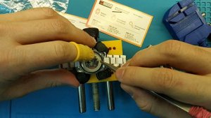 Замена элемента питания в Longines