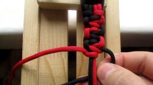 Браслет из паракорда Леденец / Candy Cane style Paracord Bracelet