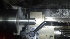 Самодельный отрезной резец по металлу для настольного токарного станка.