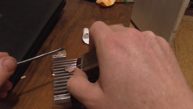 Что будет если неодимовый магнит нагреть обычной зажигалкой? смотреть онлайн