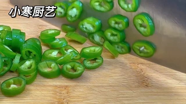 洋蔥里打4個雞蛋，這做法火了，飯店一盤69，在家成本只需5元，真好吃，【民寒食藝】，#洋蔥雞蛋的做法，#洋蔥雞蛋料理，#洋蔥雞蛋食譜，#洋蔥雞蛋，#洋蔥雞蛋餅的做法，#洋蔥肉末煎餅做法，#food