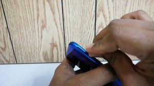 Honor 10 : How to insert the SIM Card Honor 10 ?