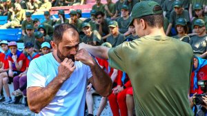 В День Государственного флага Чемпионы посетили детский лагерь в Хабаровске