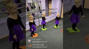 Малышки в ТАНЦАХ Mini Ledy. УРОК ТАНЦЕВ для детей 3 лет. Занятия с детьми трех лет в школе танцев