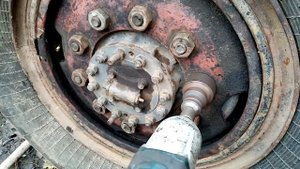 Тест гайковертов Милуоки и бош