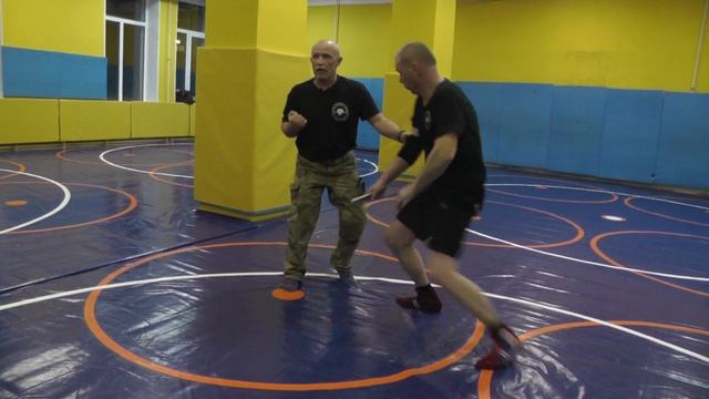От ножа. Защита - сбив контроль. Вариативность контатак.4 варианта.  В Н Крючков