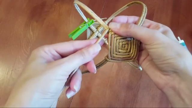 Плетем Лукошко из бумажных трубочек 1! Запись трансляции! смотреть онлайн