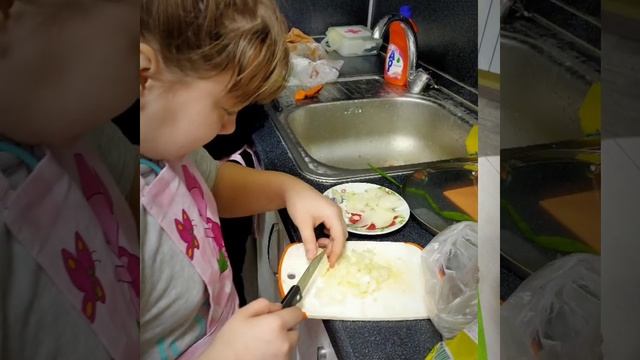 Урок ОСЖ "Приготовление пищи. Варка макарон" смотреть онлайн