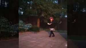 Танец ее по морде били чайником