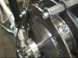 поликлиновый вариатор для мотовелосипеда.avi