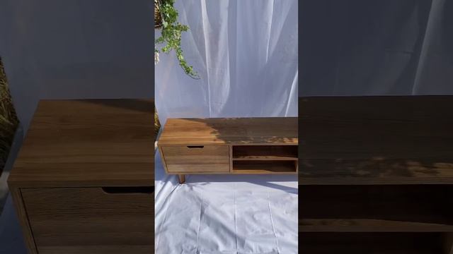Тумба под телевизор из массива дуба