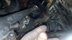 Снятие и установка натяжителя ролика tsi 1.8