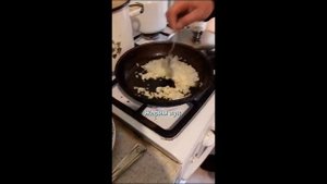 Невероятно вкусный грибной крем-суп, на курином бульоне!