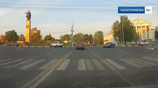 Бентли на красный по встречке смотреть онлайн