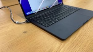 Conhecendo o MacBook Air M2 na loja da Apple em São Paulo