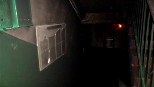 В подъезде сгорела детская коляска смотреть онлайн