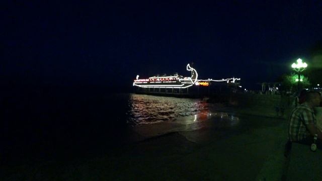 Вечерняя Ялта 2021, набережная Ялты собирает ТОЛПЫ отдыхающих, отдых в Крыму 2021, Крым сегодня. смотреть онлайн