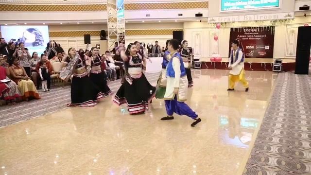 Trichup Hair Care Event at Kazakhstan with Avika Gor (Anandi) смотреть онлайн