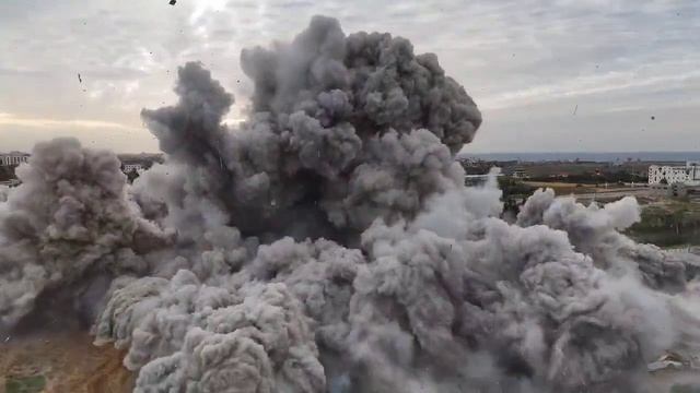 Момент подрыва комплекса в секторе Газа смотреть онлайн