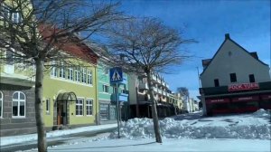 Норвегия. Город роз Молде - самый фешенебельный город Норвегии. Стена троллей. Паромная переправа.
