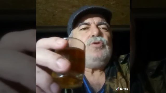 #Тосты                                        Один мудрец сказал хочешь быть счастлив один день....