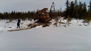 Геологоразведчики утопили два бульдога в болоте.