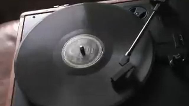 Blue Skies sung by Nancy Evans смотреть онлайн