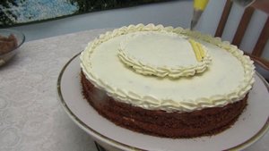 Украшение торта "Медовик" масляным кремом ! Быстро и просто !