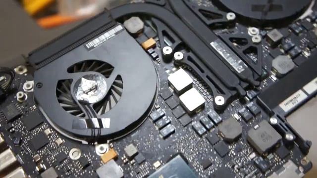 My Old 2010 15 inch Macbook Pro Logic Board смотреть онлайн