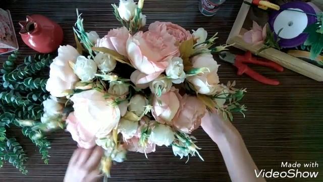 Мастерская Альфии ? Цветочная композиция из пионов, кустовых роз и эвкалипта смотреть онлайн