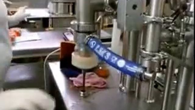 Фасовка двухцветных продуктов в стеклянную банку с крышкой твист-офф смотреть онлайн