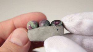 Рубин в цоизите "Гнездо василиска", комплект кабошонов (Ruby in zoisite set)