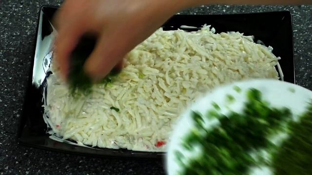 Салат с крабовыми палочками. Салат слоеный.  Салат Клумба. Салат с яйцом. Праздничный салат