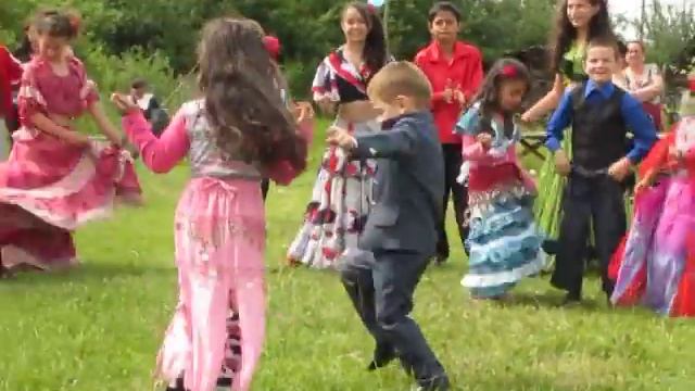 Чопские ромы. День защиты детей смотреть онлайн