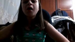 Пою песню не смотри не смотри ты по сторонам.