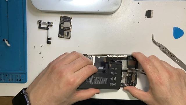 Новый Айфон 11 pro max всмятку. Разбил телефон вдребезги