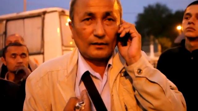 Узбеки у Дома правительства в России 11 июня смотреть онлайн