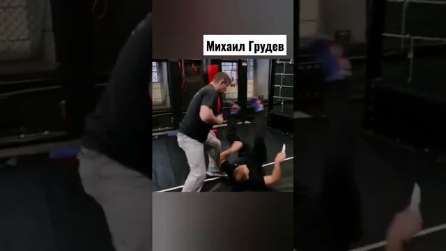 Михаил Грудев. ИЗВОР🔥🔥🔥 Защита от ножа🔪 Реально работает!😊😉😎 Но нужна специальная система тренирово