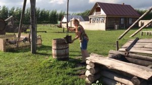 Как набрать воду из колодца с помощью журавля?!