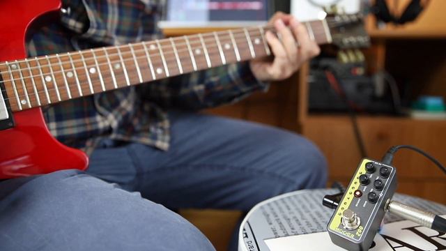 MOOER Micro PreAMP 002 UK Gold 900 | Review & Demo смотреть онлайн